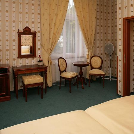 Hotel Mertin Chomutov Exterior photo