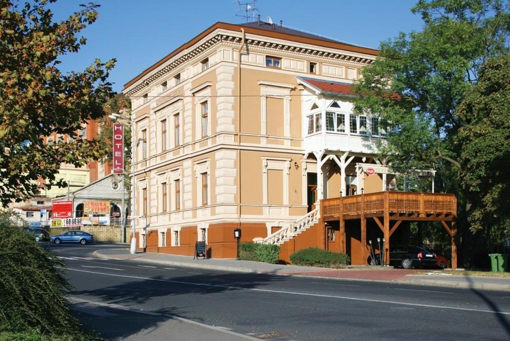 Hotel Mertin Chomutov Exterior photo