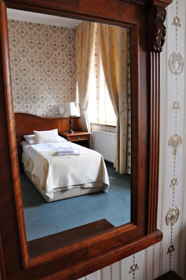 Hotel Mertin Chomutov Exterior photo