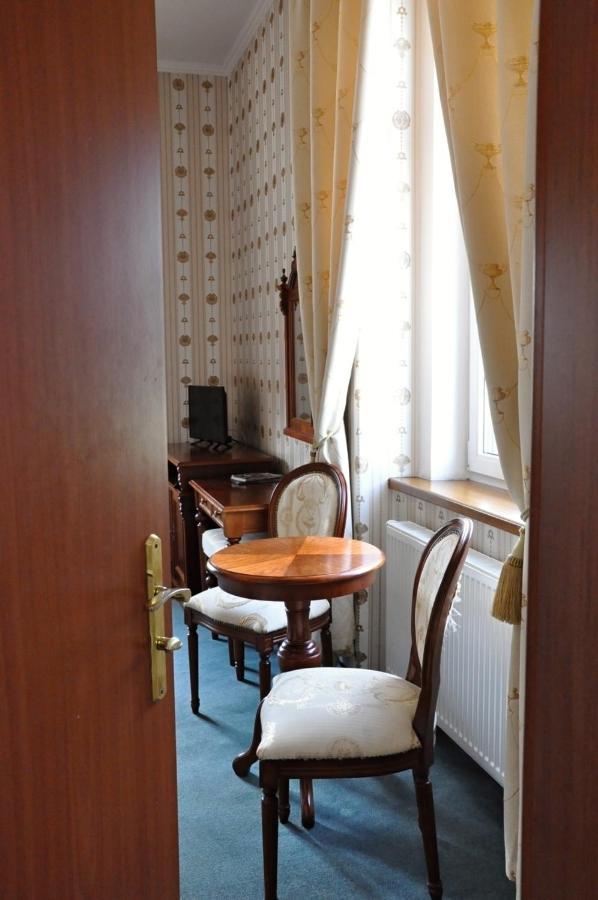 Hotel Mertin Chomutov Exterior photo