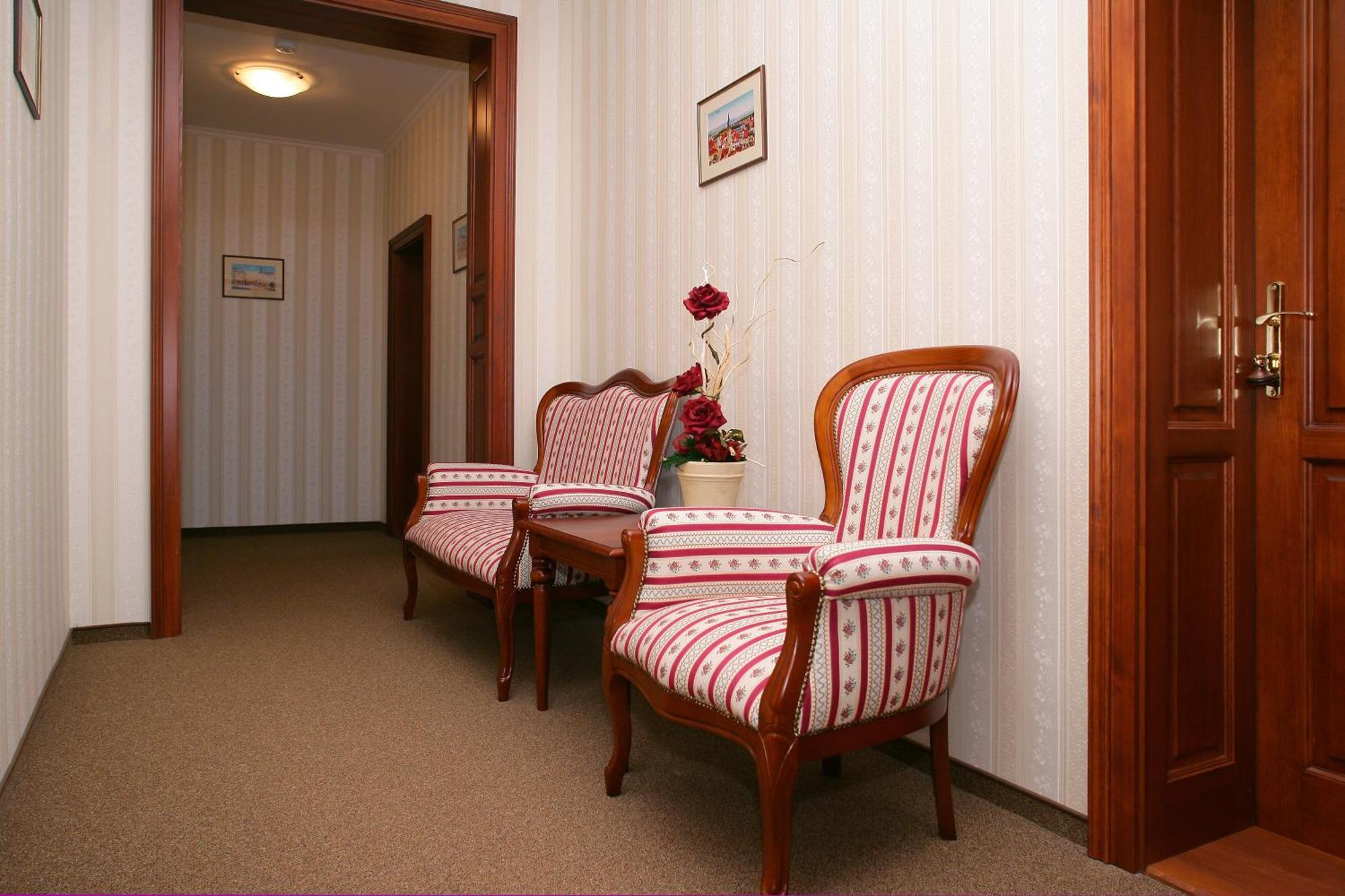 Hotel Mertin Chomutov Exterior photo